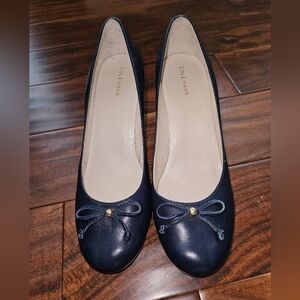 Cole Haan Black Leather Loafers Timeless Design